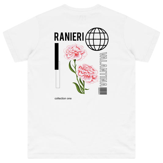 White oversized women’s T-shirt with a plain front, classic round neckline, and short sleeves, showcasing the relaxed and comfortable fit.